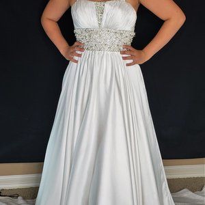 Mac Duggal Couture white Ballgown, Prom Pageant